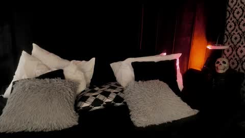 Ade  online show from January 7, 7:49 pm