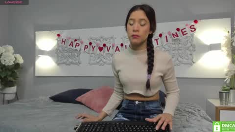 Snapshot of adelaa_11 chatting on February 15, 12:22 pm Adela Worsth online show from February 15, 12:22 pm