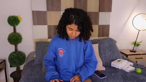 Andrea online show from February 12, 12:01 pm