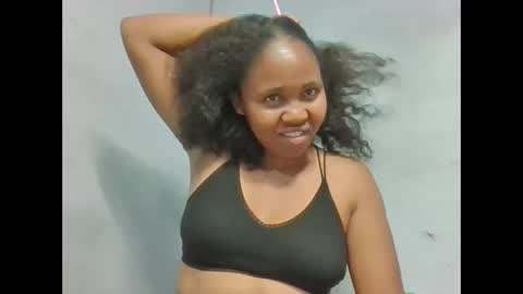 adelealy online show from November 12, 2:56 am