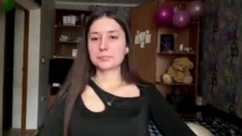 Snapshot of adeleapel chatting on February 25, 7:18 am Poly online show from February 25, 7:18 am