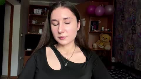 Snapshot of adeleapel chatting on March 3, 6:08 am Poly online show from March 3, 6:08 am