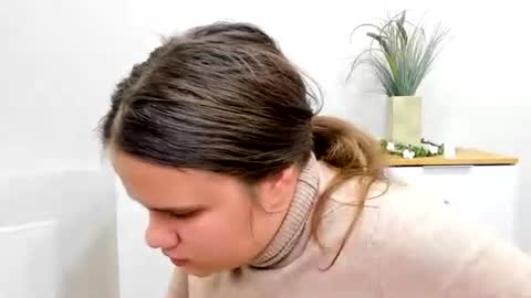 Snapshot of adelecruzz chatting on January 25, 4:13 pm adelecruzz online show from January 25, 4:13 pm