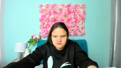 Snapshot of adelecruzz chatting on February 24, 12:59 pm adelecruzz online show from February 24, 12:59 pm