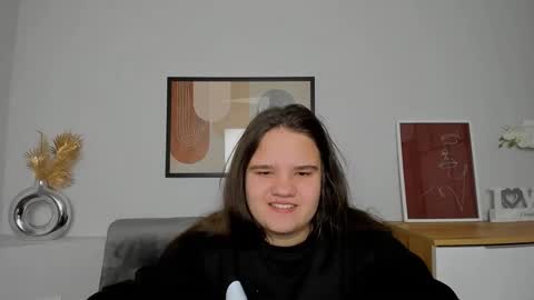 Snapshot of adelecruzz chatting on March 3, 1:20 pm adelecruzz online show from March 3, 1:20 pm