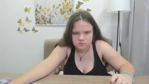 Snapshot of adelecruzz chatting on March 8, 4:50 pm adelecruzz online show from March 8, 4:50 pm