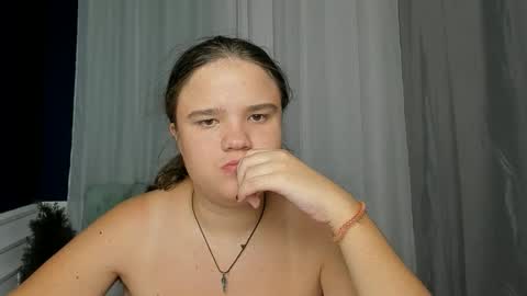 Snapshot of adelecruzz chatting on September 27, 12:10 pm adelecruzz online show from September 27, 12:10 pm