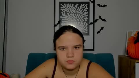 Snapshot of adelecruzz chatting on November 1, 8:05 am adelecruzz online show from November 1, 8:05 am