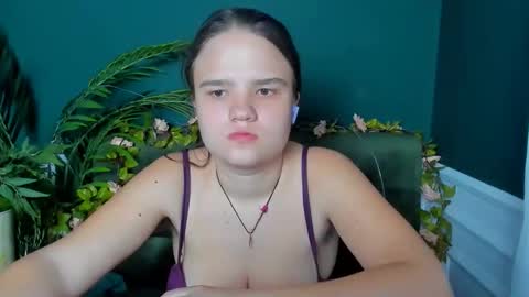 adelecruzz online show from March 29, 12:05 pm