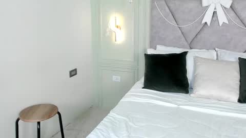 Adeele Brooke online show from January 6, 7:50 pm