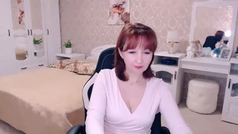 Snapshot of adelemoran chatting on February 22, 6:52 pm AdeleMoran online show from February 22, 6:52 pm