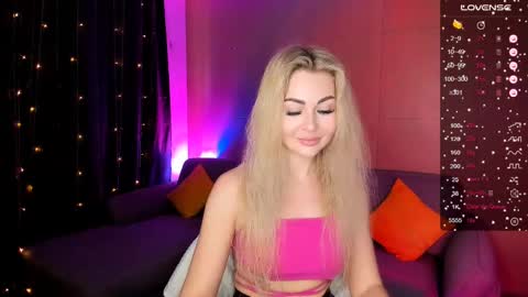 Snapshot of adeleroberts chatting on February 20, 10:16 am Adele online show from February 20, 10:16 am