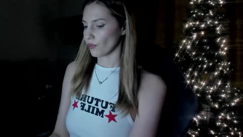 Snapshot of adeleshinem chatting on December 29, 8:55 am Adele Shine online show from December 29, 8:55 am