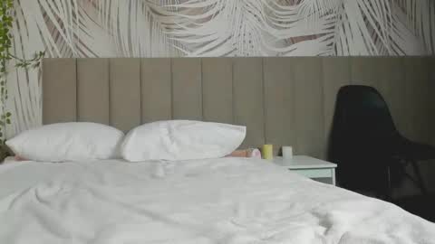 adelesilvy online show from February 3, 6:22 am