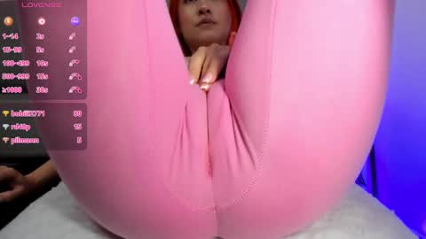 adelinaconte1 online show from January 15, 11:08 pm