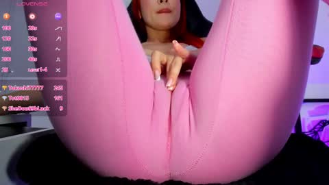 adelinaconte1 online show from February 5, 10:33 pm