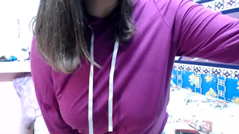 adelinemilf online show from February 17, 11:40 am