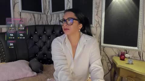 adelinemoretti online show from November 19, 5:13 pm