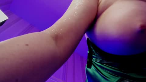 Adella online show from December 25, 4:32 pm