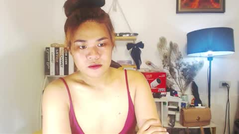 Adellahuge05 online show from December 22, 3:09 pm