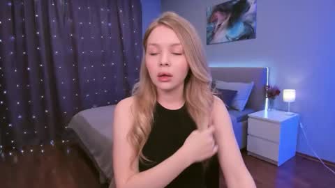 Snapshot of adelllovely chatting on December 2, 11:15 am adelllovely online show from December 2, 11:15 am