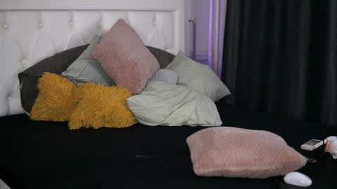 Adelyn online show from December 28, 12:03 pm