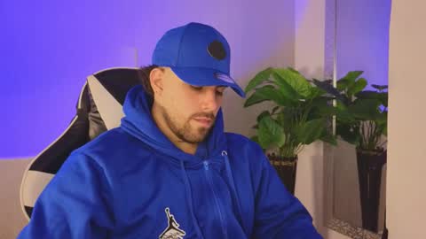 Ades online show from November 30, 11:36 am