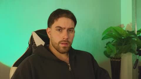 Ades online show from December 3, 11:08 am