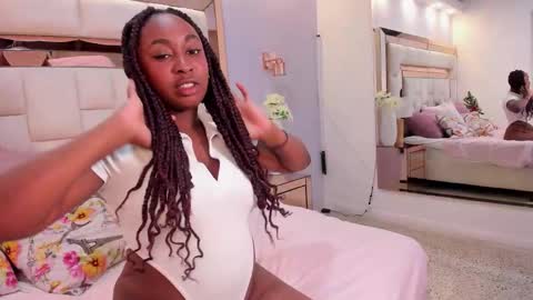 Snapshot of adhara_mosquera chatting on November 28, 1:25 pm Adhara Mosquera online show from November 28, 1:25 pm