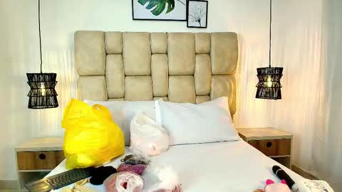 Snapshot of adharasmithh chatting on December 1, 7:30 pm AdharaSmithh online show from December 1, 7:30 pm