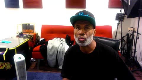 Snapshot of adick_ting chatting on November 17, 2:56 pm adick_ting online show from November 17, 2:56 pm