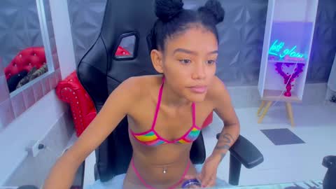 adisson_petite1 online show from January 10, 6:42 pm