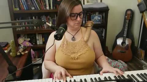 Snapshot of adobe_angel304 chatting on December 15, 11:09 pm adobe_angel304 online show from December 15, 11:09 pm