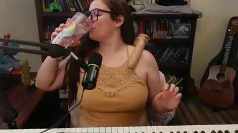 Snapshot of adobe_angel304 chatting on March 7, 12:37 am adobe_angel304 online show from March 7, 12:37 am