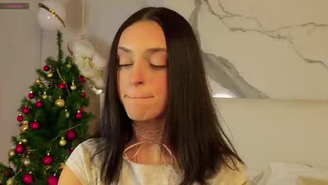 Snapshot of adoracortes chatting on December 3, 5:04 am adoracortes online show from December 3, 5:04 am