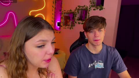 Snapshot of adrean_sofi chatting on January 28, 5:35 pm adrean_sofi online show from January 28, 5:35 pm