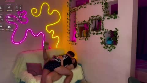 Snapshot of adrean_sofi chatting on February 14, 10:14 pm adrean_sofi online show from February 14, 10:14 pm