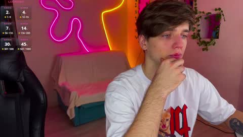 Snapshot of adrean_sofi chatting on March 4, 1:28 pm adrean_sofi online show from March 4, 1:28 pm