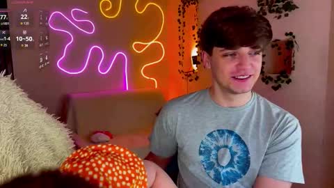 Snapshot of adrean_sofi chatting on September 10, 1:27 am adrean_sofi online show from September 10, 1:27 am