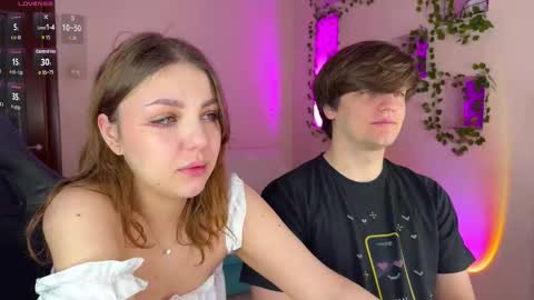 Snapshot of adrean_sofi chatting on December 1, 2:27 am adrean_sofi online show from December 1, 2:27 am