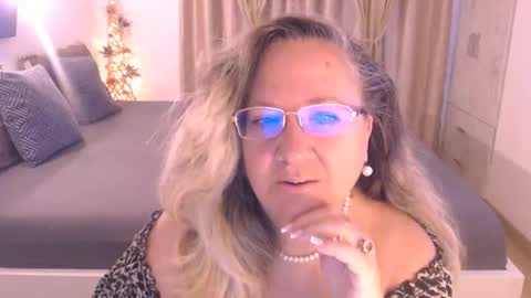 Cryna online show from September 16, 4:35 am