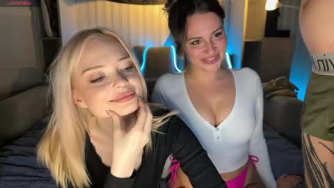 Dorothy Mayfield online show from March 25, 1:33 am