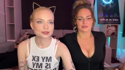 Snapshot of adrenaline_lush chatting on June 28, 11:22 pm Dorothy Mayfield online show from June 28, 11:22 pm