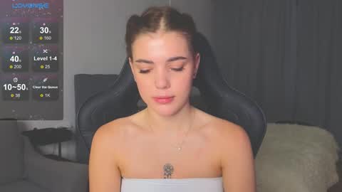 Snapshot of adri_dream chatting on October 19, 2:12 am Adriana online show from October 19, 2:12 am