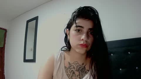 Snapshot of adri_gomez1 chatting on October 7, 7:05 am online show from October 7, 7:05 am