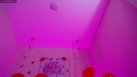 Snapshot of adri_gomez_1 chatting on February 22, 6:06 am Adri online show from February 22, 6:06 am