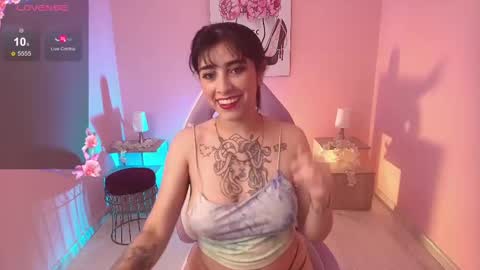 Snapshot of adri_gomez_1 chatting on September 9, 4:12 am Adri online show from September 9, 4:12 am