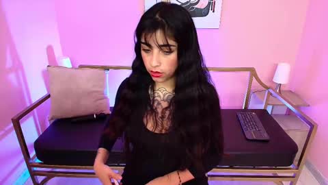 Snapshot of adri_gomez_1 chatting on September 15, 1:38 am Adri online show from September 15, 1:38 am
