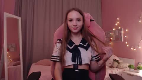 Snapshot of adria_arjona chatting on November 14, 7:40 am Eva online show from November 14, 7:40 am