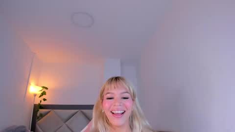 Snapshot of adria_ross chatting on February 1, 4:11 pm Adriana online show from February 1, 4:11 pm